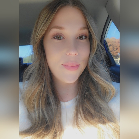 Meet your Posher, Ashlee - Picture 2 of 8